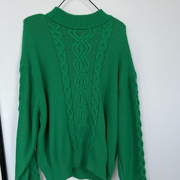 Sweater - Picture 4 of 4